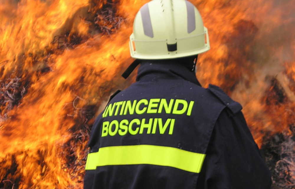 Istituzione del periodo a rischio incendi boschivi dal 21 giugno 2025